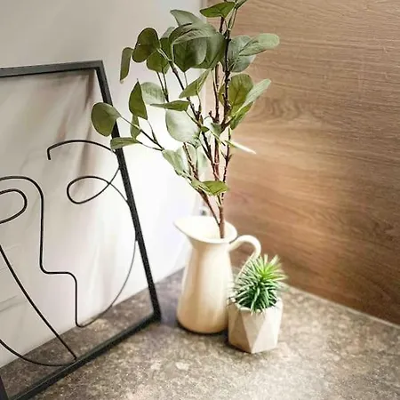 Apartman Glamorous 1br W/free Parking *