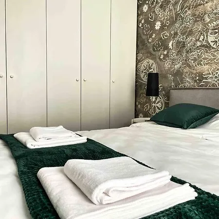 Apartman Glamorous 1br W/free Parking