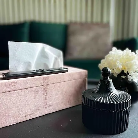 Glamorous 1br W/free Parking *