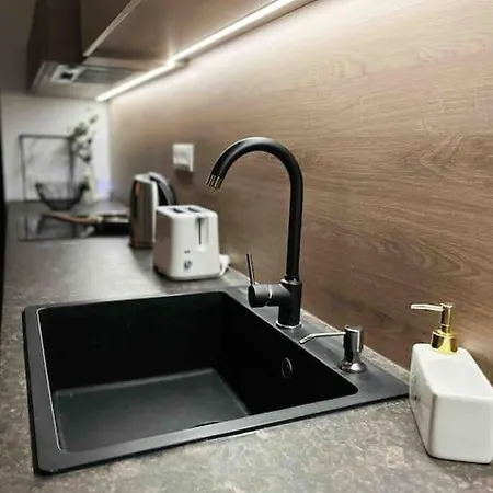 Апартаменты Glamorous 1br W/free Parking *
