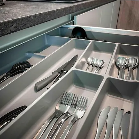 Glamorous 1br W/free Parking