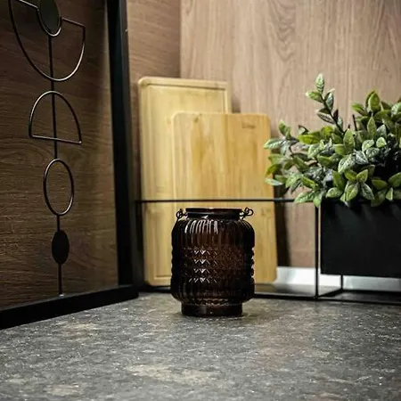 Апартаменты Glamorous 1br W/free Parking