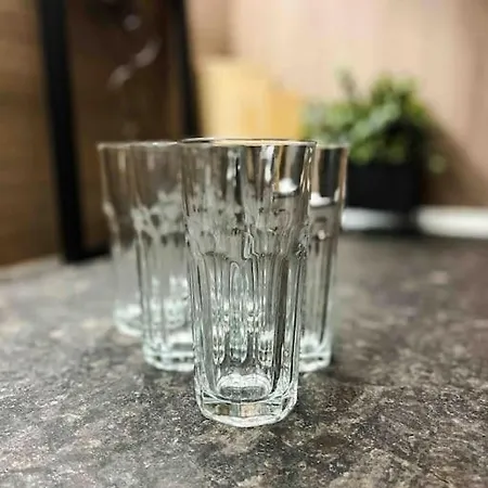 Glamorous 1br W/free Parking Бухарест