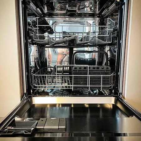 Glamorous 1br W/free Parking