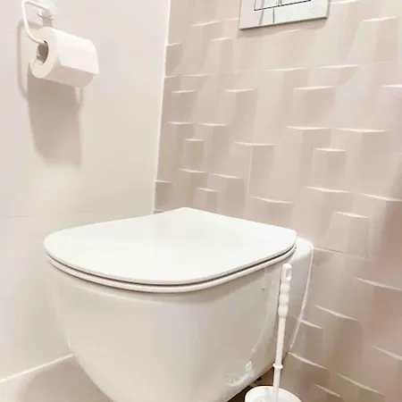 Glamorous 1br W/free Parking * Bucharest