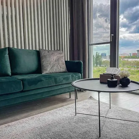 Glamorous 1br W/free Parking Apartment *