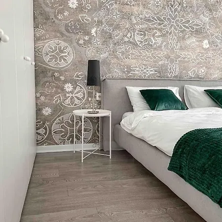 Glamorous 1br W/free Parking *